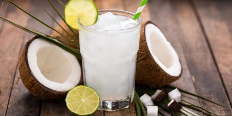 Agua de coco, a lo natural