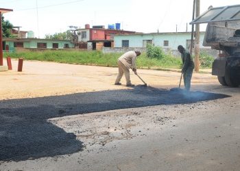 El pasado miércoles comenzó la actividad de bacheo con asfalto caliente en la calle 82