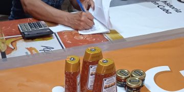 Miel 100 por ciento cubana endulza Caimito