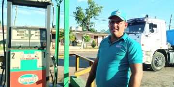 1- Yasiel Martínez Noda, jefe de turno del Cupet 13 de Marzo, asegura que son situaciones muy posibles a suceder, y hay que estar preparados para extinguir el fuego