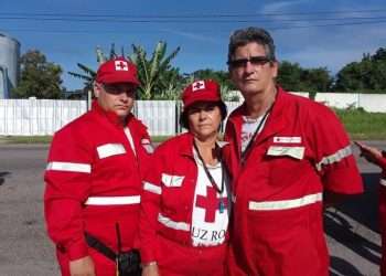 María Regla, José Manuel y Maiko, familia que comparte un movimiento humanitario