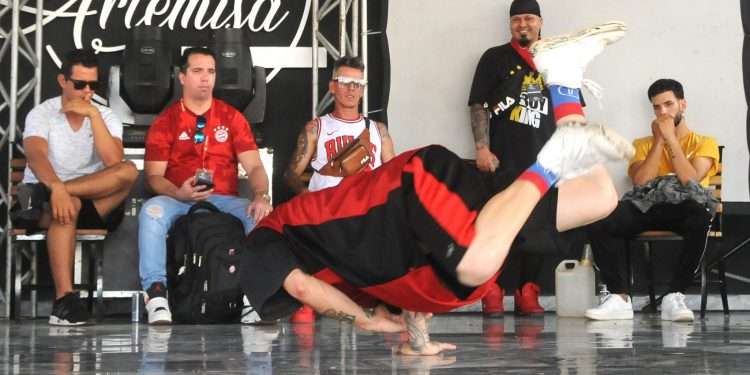 El Festival también reservó espacio para las espectaculares acrobacias de los B Boys