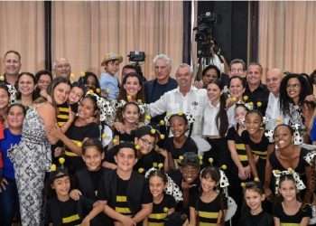 La Colmenita, bajo la guía de Tin Cremata, forma mejores seres humanos, patriotas y ciudadanos. Foto: Ariel Cecilio Lemus