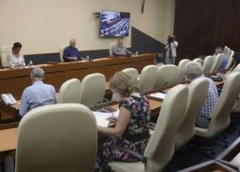 Reunión de expertos y científicos para temas de Salud, y la del Grupo Temporal de Trabajo para la prevención y control de la covid-19. Foto: Estudios Revolución.
