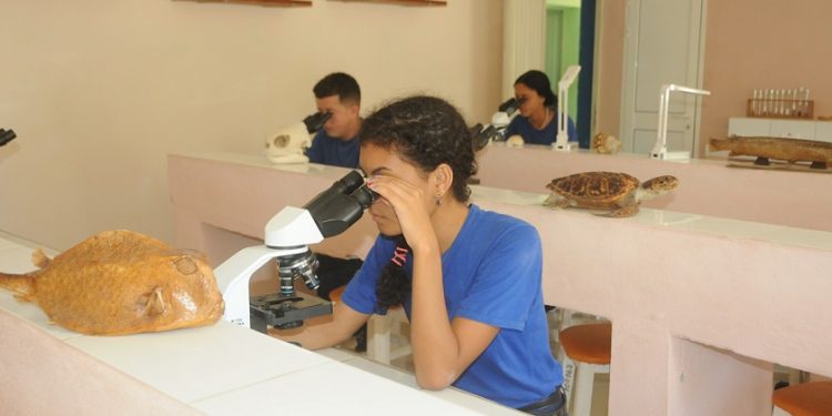 Las aulas especializadas y laboratorios también son de los atractivos de la institución