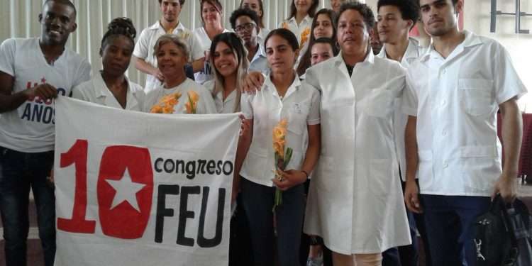 universitarios-ciencias-médica