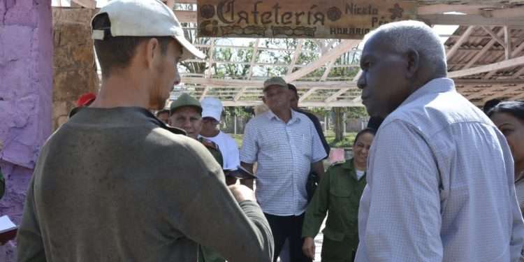 Visitan Presidente del Parlamento cubano y Viceprimera ministra, montañas artemiseñas
