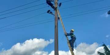 Con servicio eléctrico más del 65 por ciento de los clientes artemiseños