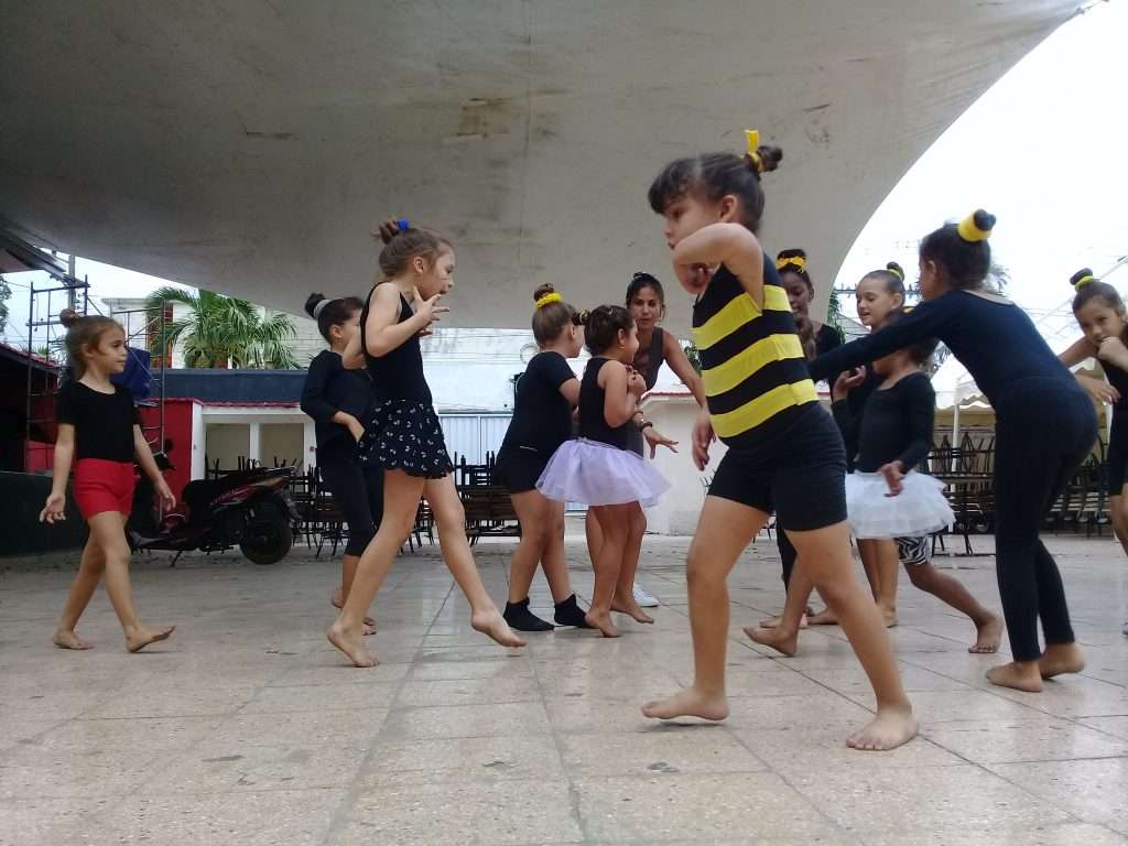 niños-danzando