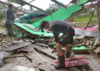 Los habitantes de Majana se empeñan en recuperarse de los destrozos de Ian / Foto: Otoniel Márquez