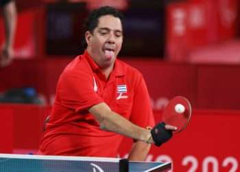 paratenista-yunier-fernandez