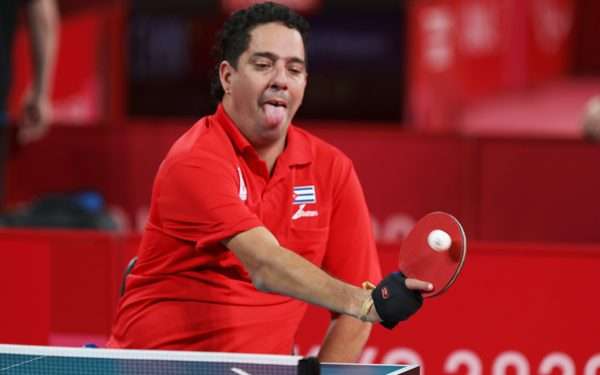 paratenista-yunier-fernandez