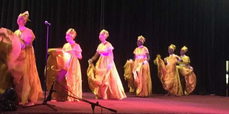 Piezas dedicadas a las raíces y deidades de nuestros ancestros africanos /Reinier del Pino