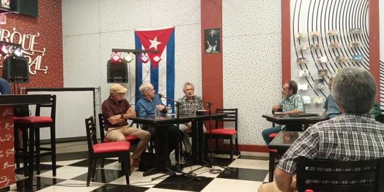 A viva voz, con Martí