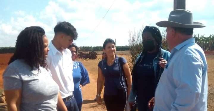 Nominadas a diputadas en contacto con la población güireña