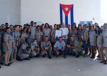 Jóvenes aduaneros con un gran sentido del deber