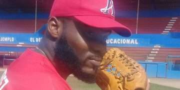 Geonel Gutiérrez lanzó un juego perfecto ante Industriales y repartió siete ponches en los 15 turnos al bate