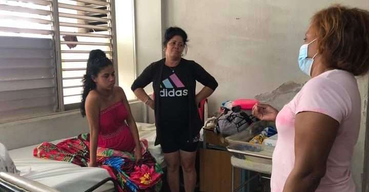 Entregan valija a primer bebé nacido este cinco de junio en Artemisa