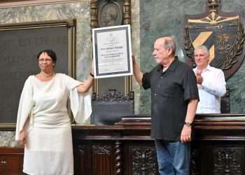 Silvio Rodríguez: Doctor Honoris Causa de la Universidad de la Habana