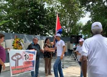 Abanderados-delegados-al-Congreso-de-los-CDR