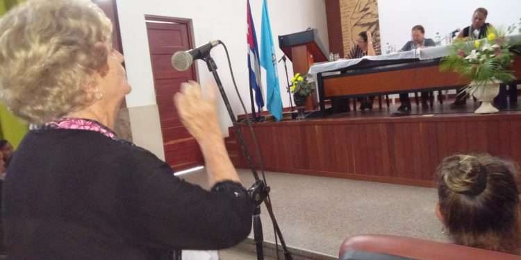 Mujeres de Artemisa: en el centro de los problemas