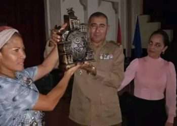 Premio del barrio a un notable Coronel