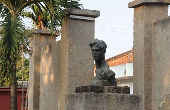 Monumento-Rubén-Martinez-Villena-ALQ