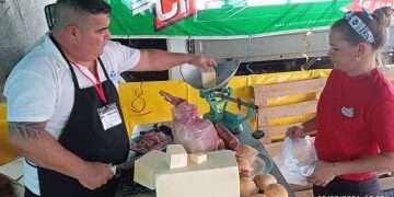 Desde la UEB Santa Cruz llegaron con variedad de productos