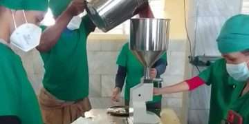 Con esta minindustria aprovechan mejor los productos del campo y diversifican las producciones