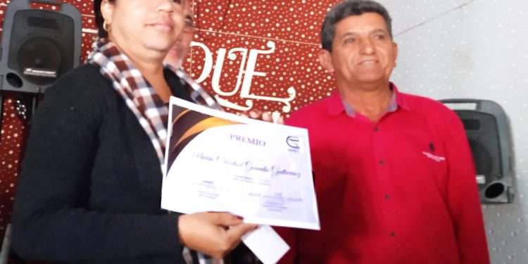 Entregan Premio de Periodismo Económico