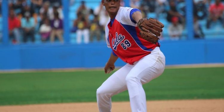 Jose-angel-garcia-pitcher-artemisa