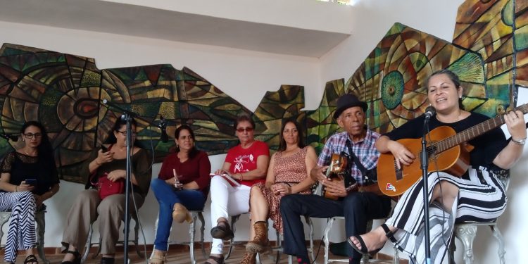 Escritoras forjadas en el fuego de la poesía