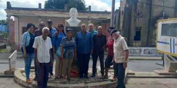 Merecido tributo al Padre de la Patria