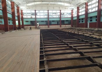 Alistan el tabloncillo de la Eide Julio Díaz, porque Artemisa será sede del baloncesto de los Juegos Escolares /Foto: GUILLERMO RODRÍGUEZ