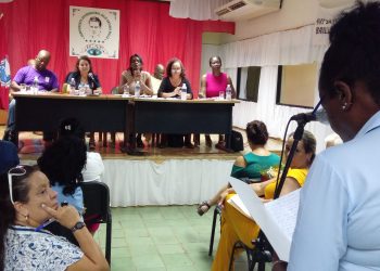 Debaten en Artemisa alternativas para salvar las industrias