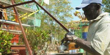 Trabajan en la rehabilitación de la estrella, el carrusel y la reanimación del anfiteatro / Foto: Otoniel Márquez