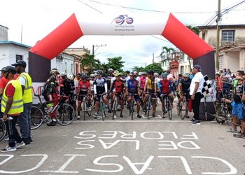 Listos para la arrancada en la carrera Clásico de las Flores Foto JART
