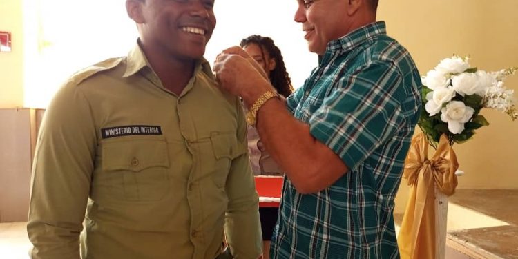 ascensos-condecoraciones