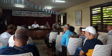 Pescadores sancristobalenses intercambian con autoridades