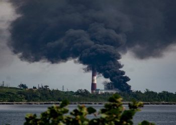 Controlado incendio en tanque de combustible que alimenta a termoeléctrica Antonio Guiteras de Matanzas