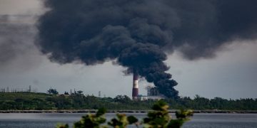 Controlado incendio en tanque de combustible que alimenta a termoeléctrica Antonio Guiteras de Matanzas