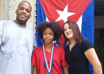 Barbarita es la primera medallista artemiseña en los 60 Juegos Escolares / Foto: Joel Mayor