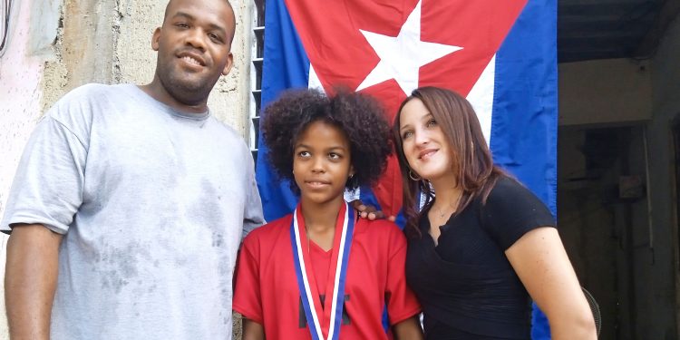 Barbarita es la primera medallista artemiseña en los 60 Juegos Escolares / Foto: Joel Mayor