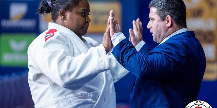 Luz en el camino de Idalys en París