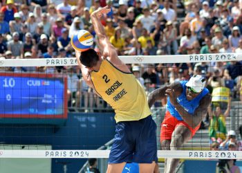 Voly de playa: Cuba baila samba ante Brasil