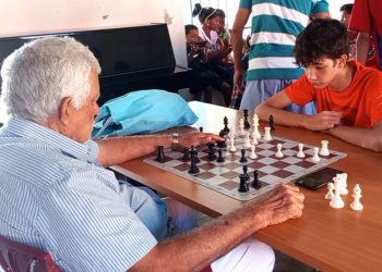Choque de generaciones en el Torneo de Ajedrez Ada Maria Salgado in Memorian Foto JART