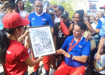 Guanajay recibe con cariño a Yunier Fernández