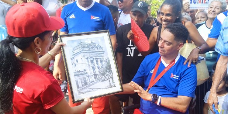 Guanajay recibe con cariño a Yunier Fernández