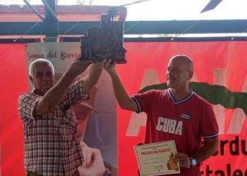 El barrio agradece la amistad de una cooperativa