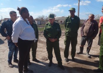 Visita Ramón Pardo Guerra comunidades costeras afectadas por Rafael